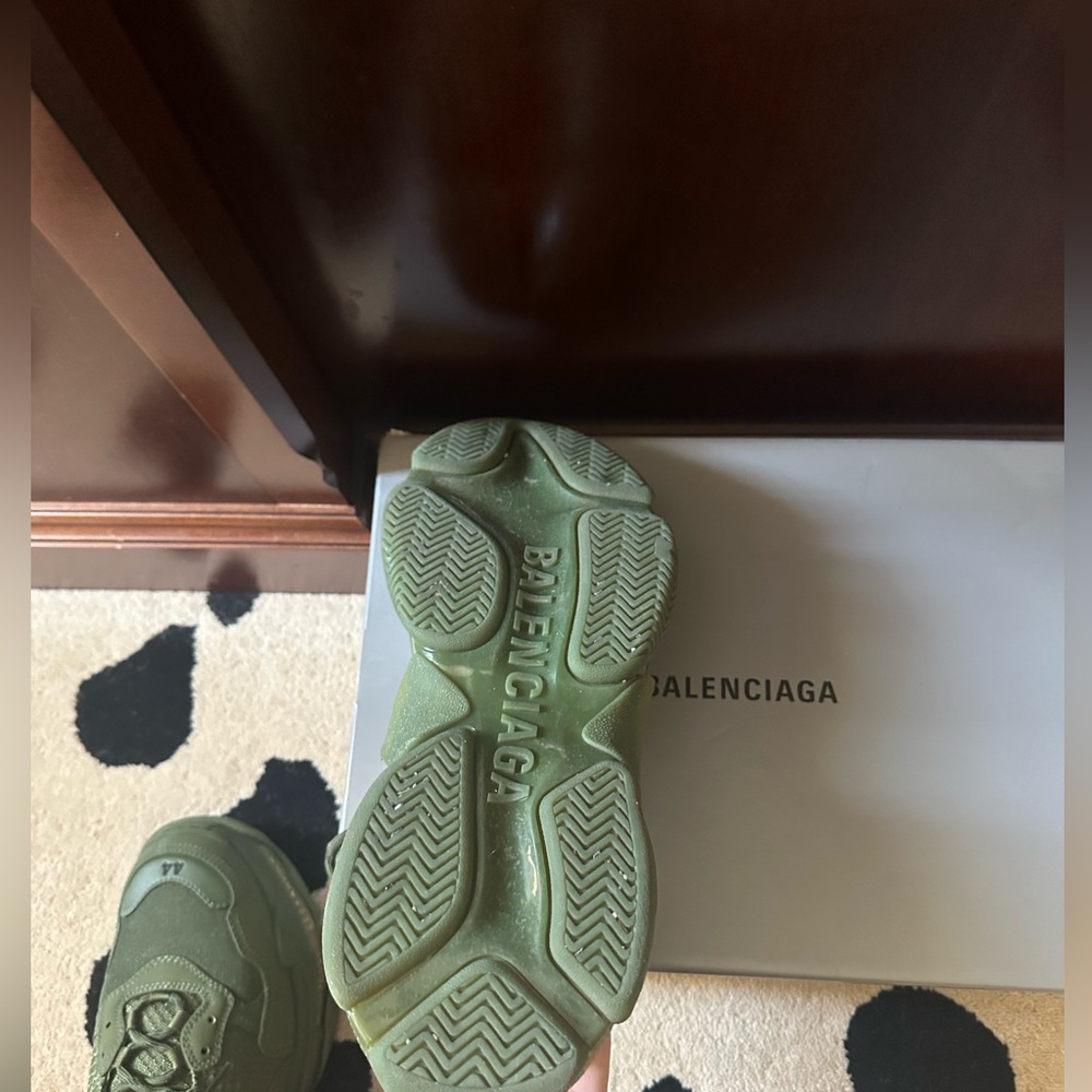 Balenciaga Men's Green Triple S Sneaker 'Clear Sole - Picture 3 of 5